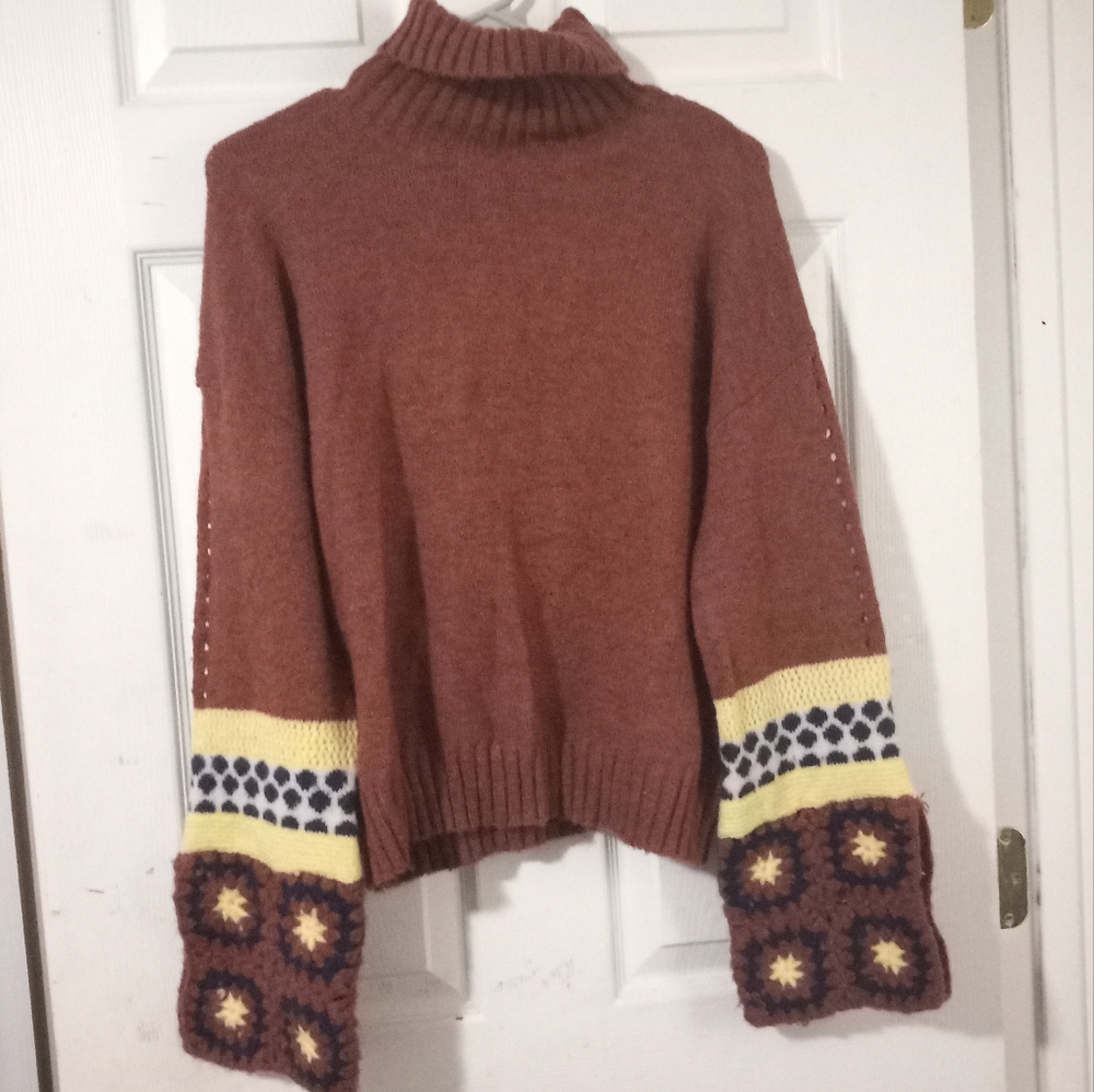 Women’s En Creme Crochet Squares Bell Sleeves Turtleneck Sweater